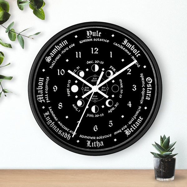 Wall clock -  Wicca Pagan Celtic Triquetra - Black