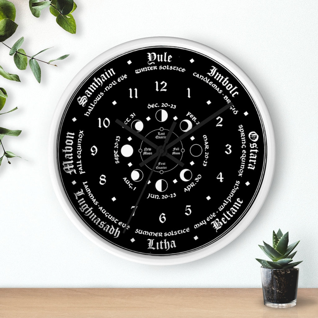 Wall clock -  Wicca Pagan Celtic Triquetra - Black
