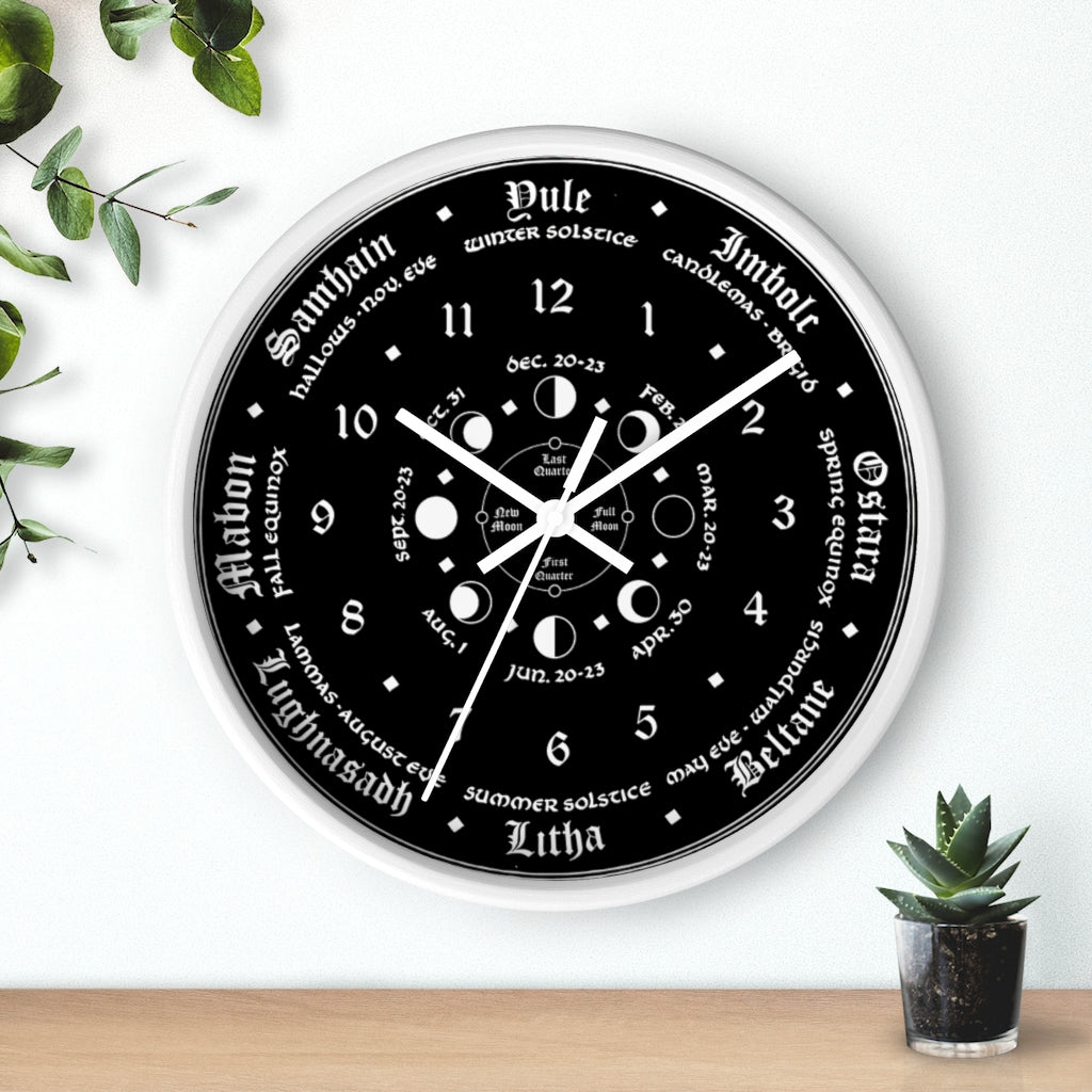 Wall clock -  Wicca Pagan Celtic Triquetra - Black