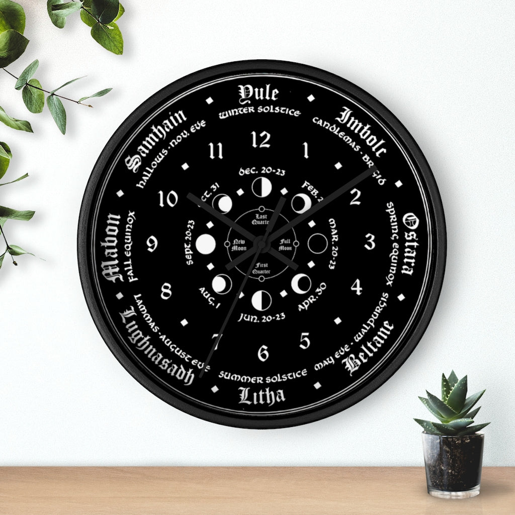 Wall clock -  Wicca Pagan Celtic Triquetra - Black