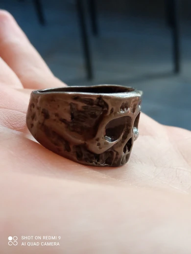 Death becomes you - Skull Ring. Jewellery gothic and punk style.