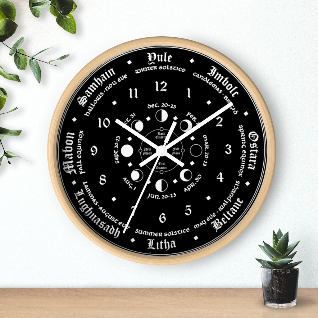 Wall clock -  Wicca Pagan Celtic Triquetra - Black