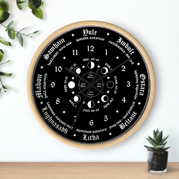 Wall clock -  Wicca Pagan Celtic Triquetra - Black